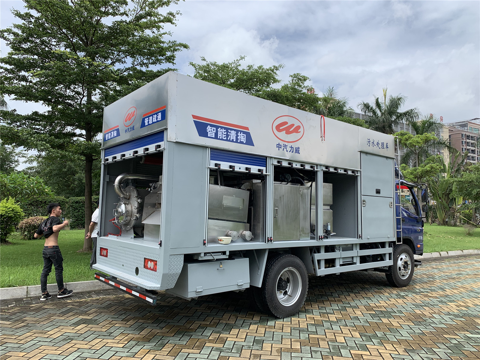 吸污净化车厂家，污水处理车干湿分离车