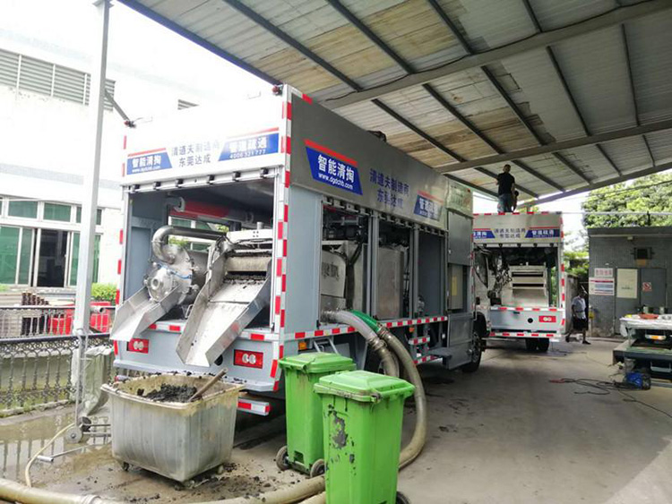 车载式污泥脱水压榨车报价环卫专用车.jpg