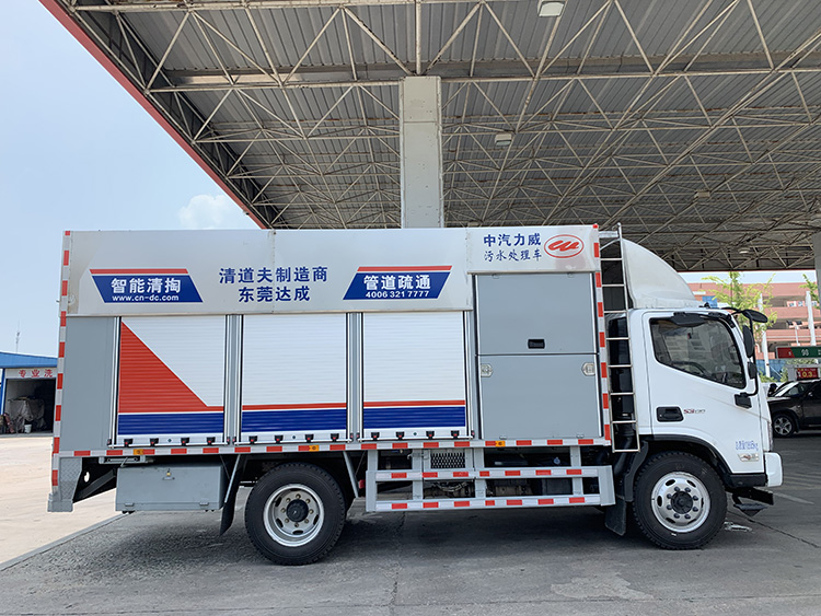 智能吸污净化车污泥脱车一车多用价格.jpg